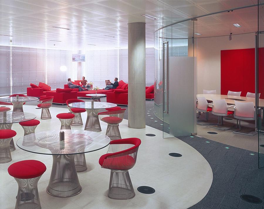 KNOLL round dinning table PLATNER Ø 180 cm