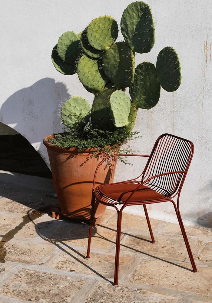 KARTELL outdoor chair with arms HIRAY