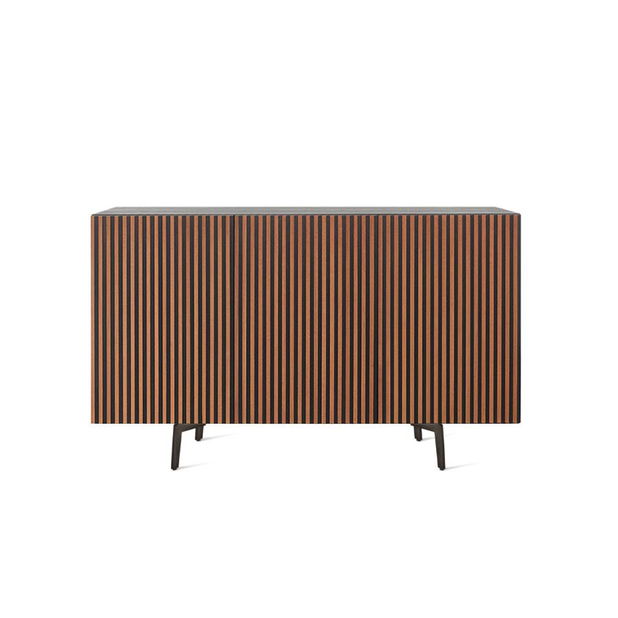 HORM buffet avec 3 portes LEON sur base Mid-Century Modern L 144 cm