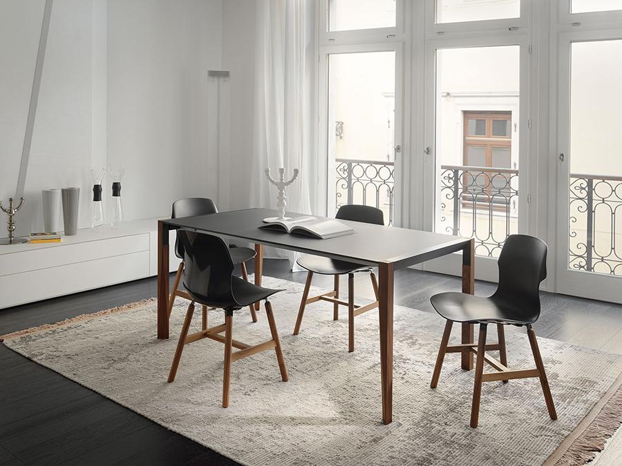 HORM table rectangulaire TANGO avec plateau en Fenix acier Hamilton