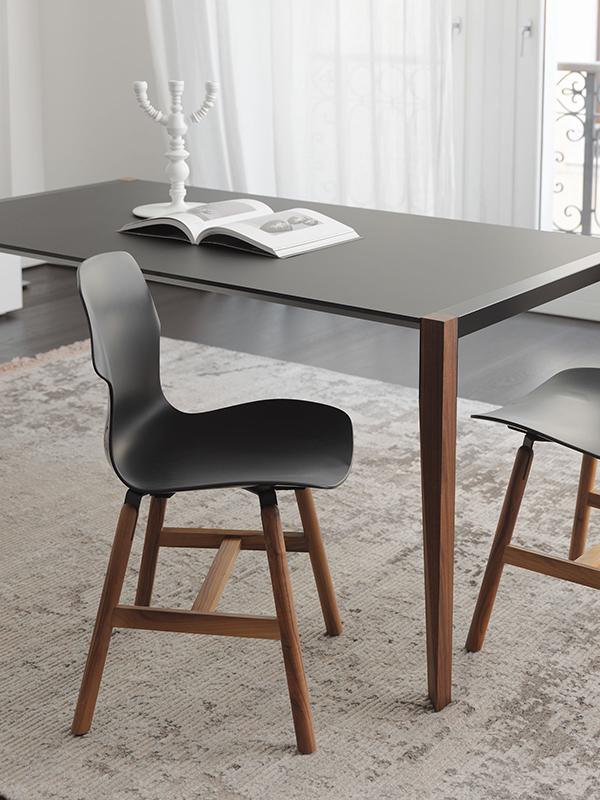 HORM table rectangulaire TANGO avec plateau en Fenix acier Hamilton