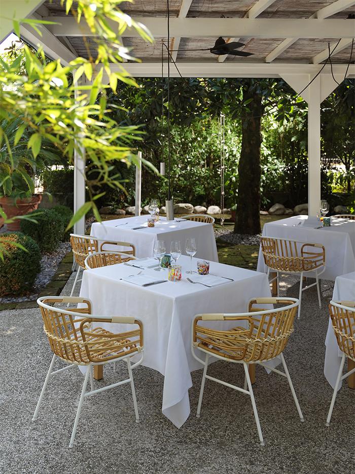 CASAMANIA chair with arms RAPHIA RATTAN