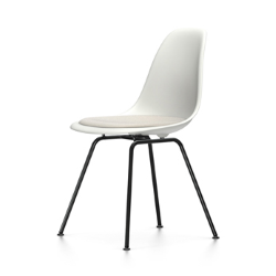 VITRA chaise avec coussin et base noire Eames Plastic Side Chair DSX NOUVELLES DIMENSIONS
