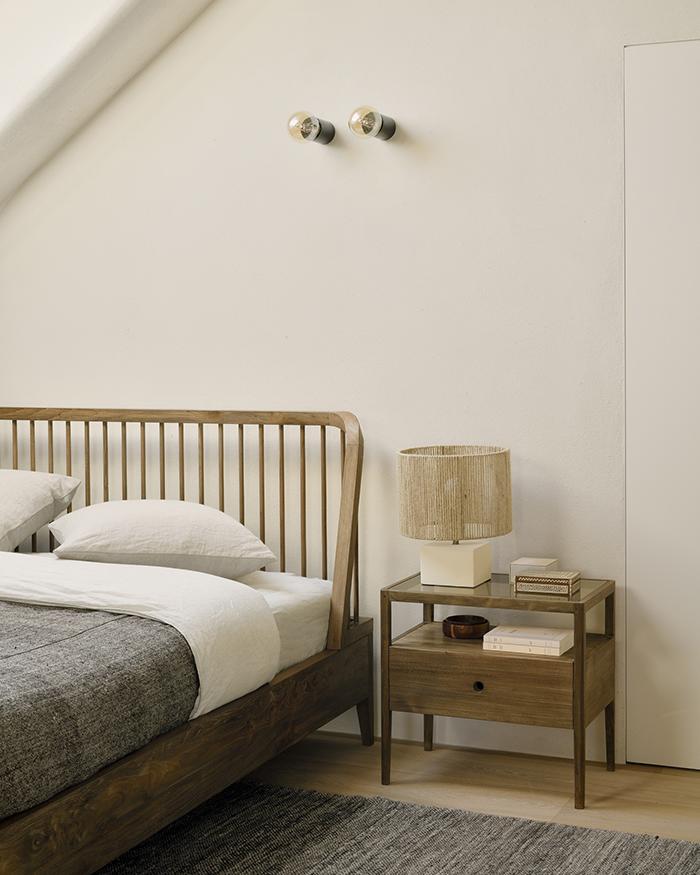 ETHNICRAFT bedsdie table SPINDLE