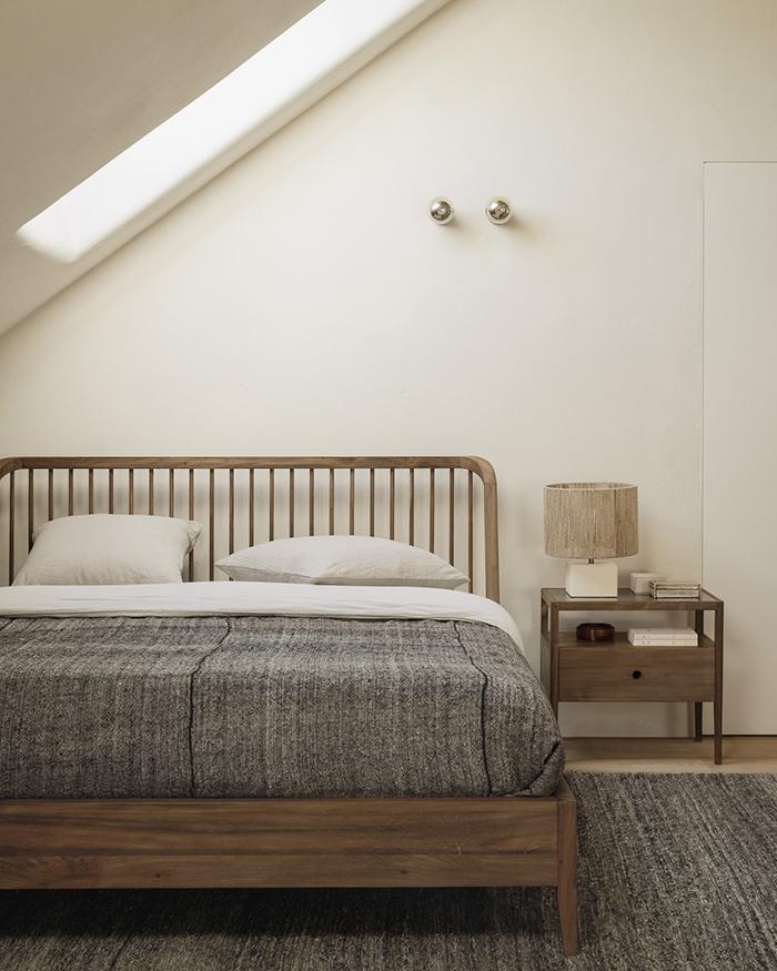 ETHNICRAFT bedsdie table SPINDLE