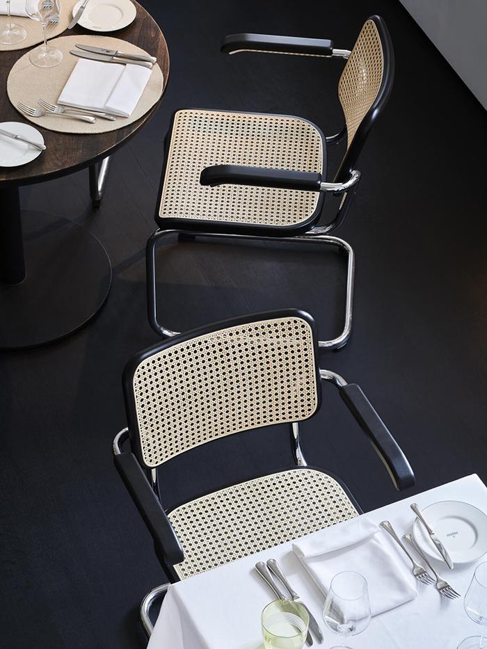 THONET cantilever chair with arms S 64 V