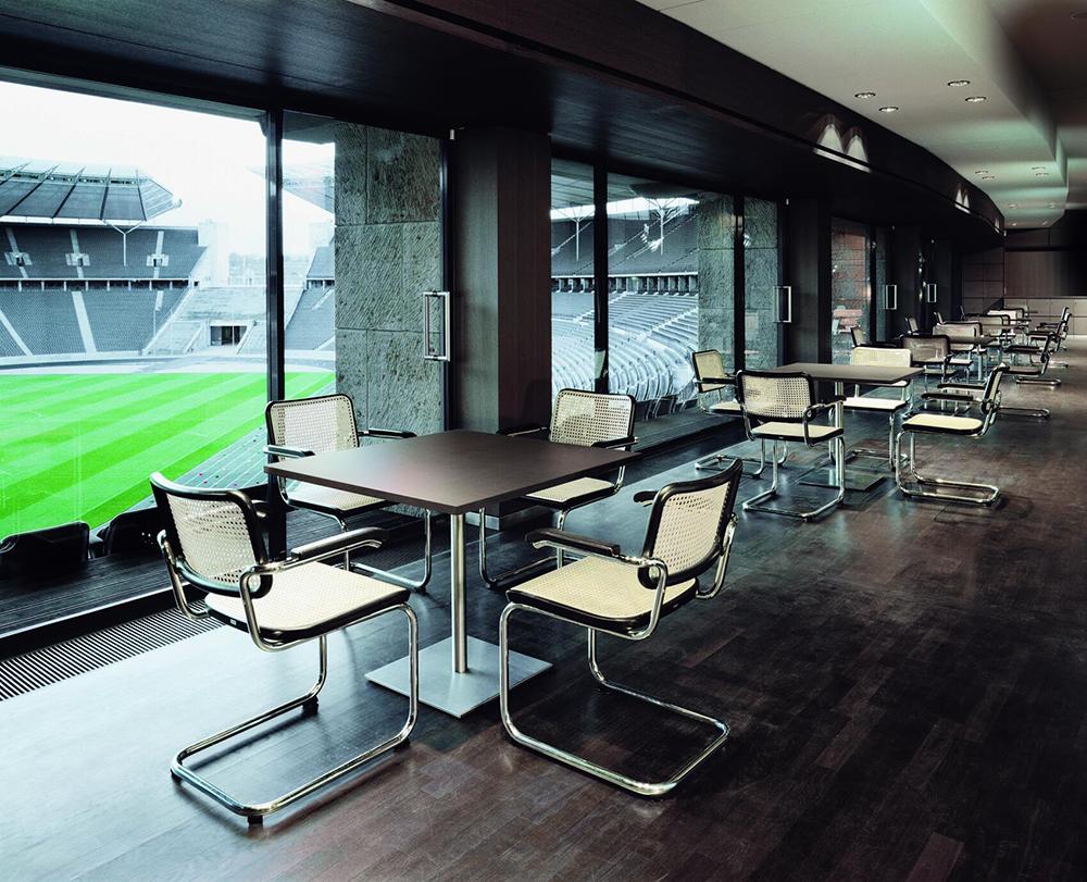 THONET cantilever chair with arms S 64 V