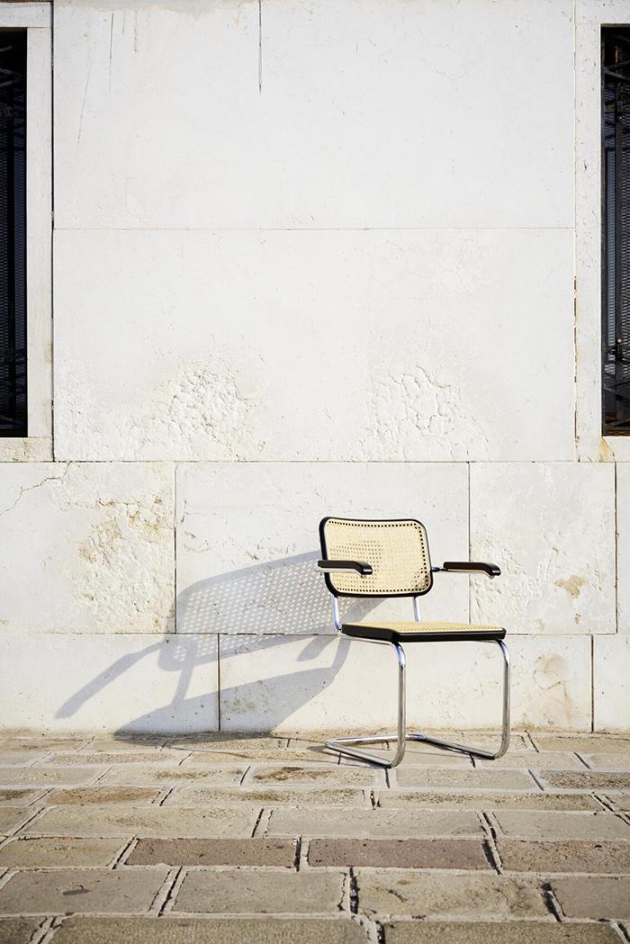 THONET cantilever chair with arms S 64 V