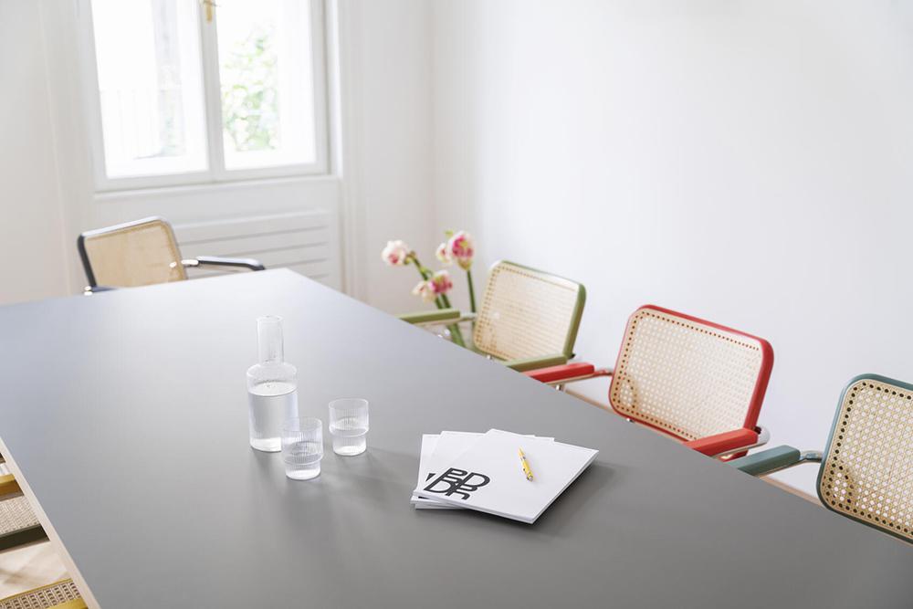 THONET cantilever chair with arms S 64 V