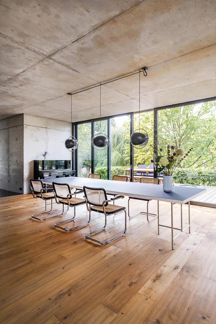 THONET cantilever chair with arms S 64 V