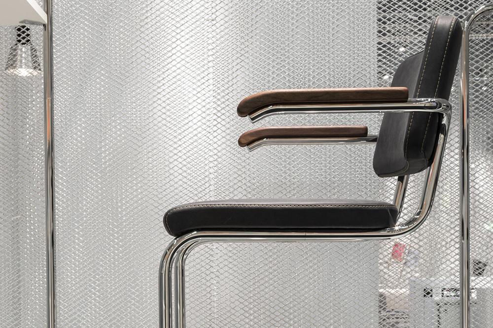 THONET cantilever chair S 64 PV with arms and full padding