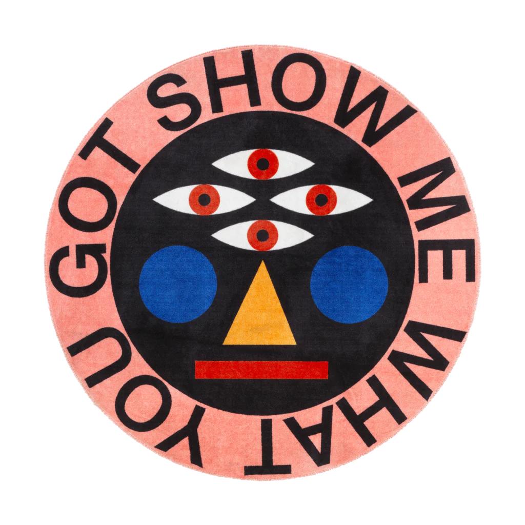 QEEBOO tapis ronde OGGIAN SHOW ME WHAT YOU GOT