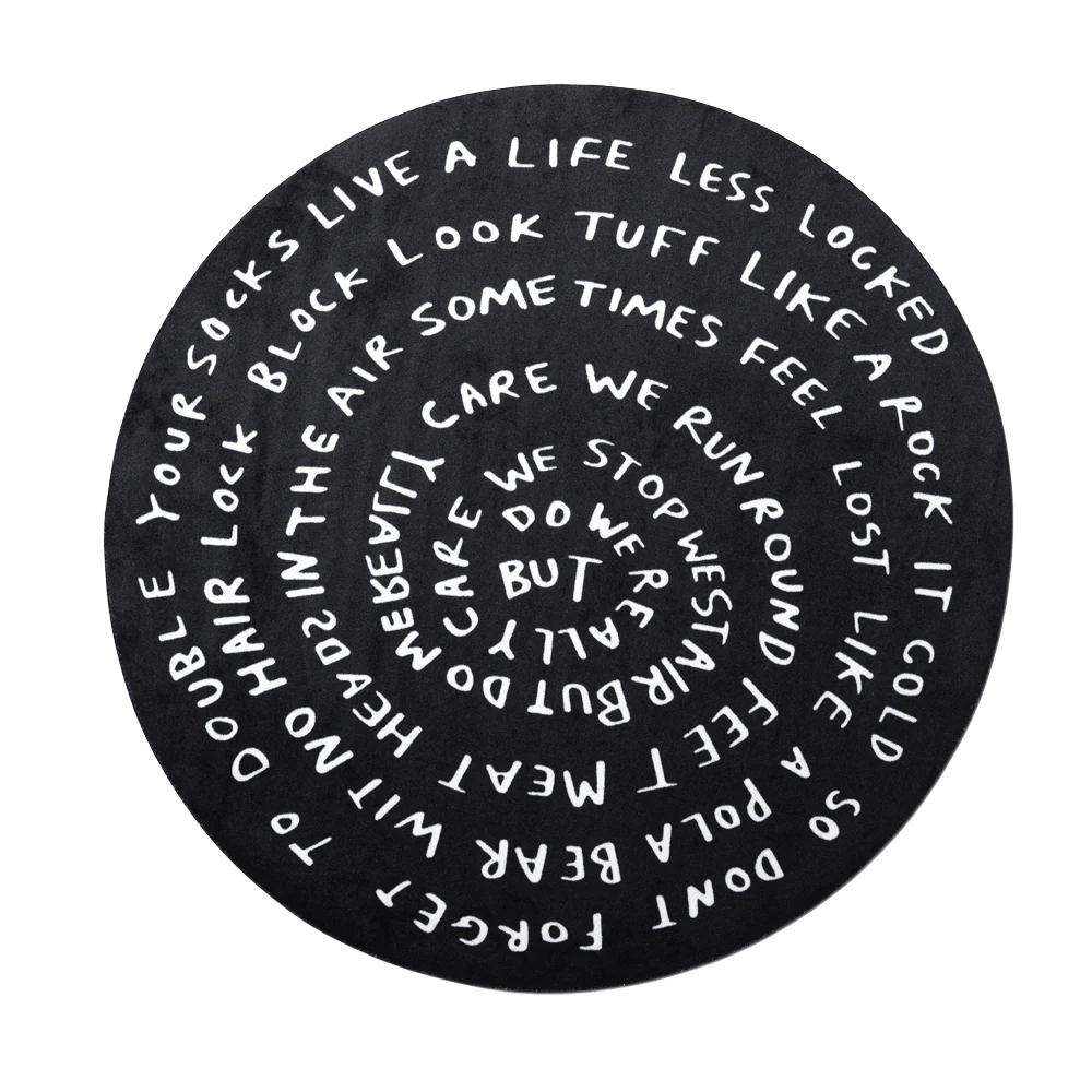 QEEBOO tapis ronde CIRCULAR CHRONICLES Shantell Martin Collection