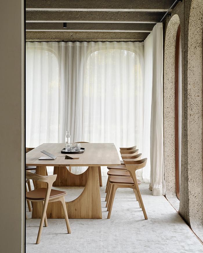 ETHNICRAFT set de 4 chaises avec accoudoirs et coussin BOK