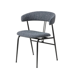 GUBI chaise avec accoudoirs et rembourrage total VIOLIN