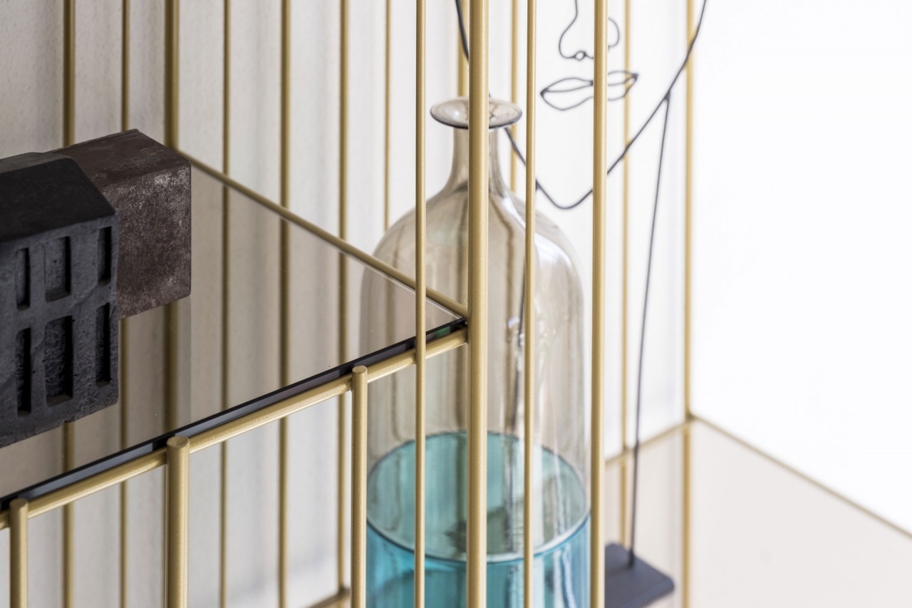 MOGG console METRICA avec structure dorée et verre bronze