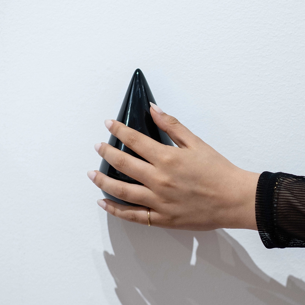 DRIADE buffet FREEZE ME BLANC SIGNAL avec miroir poignée et pieds NOIR POLI