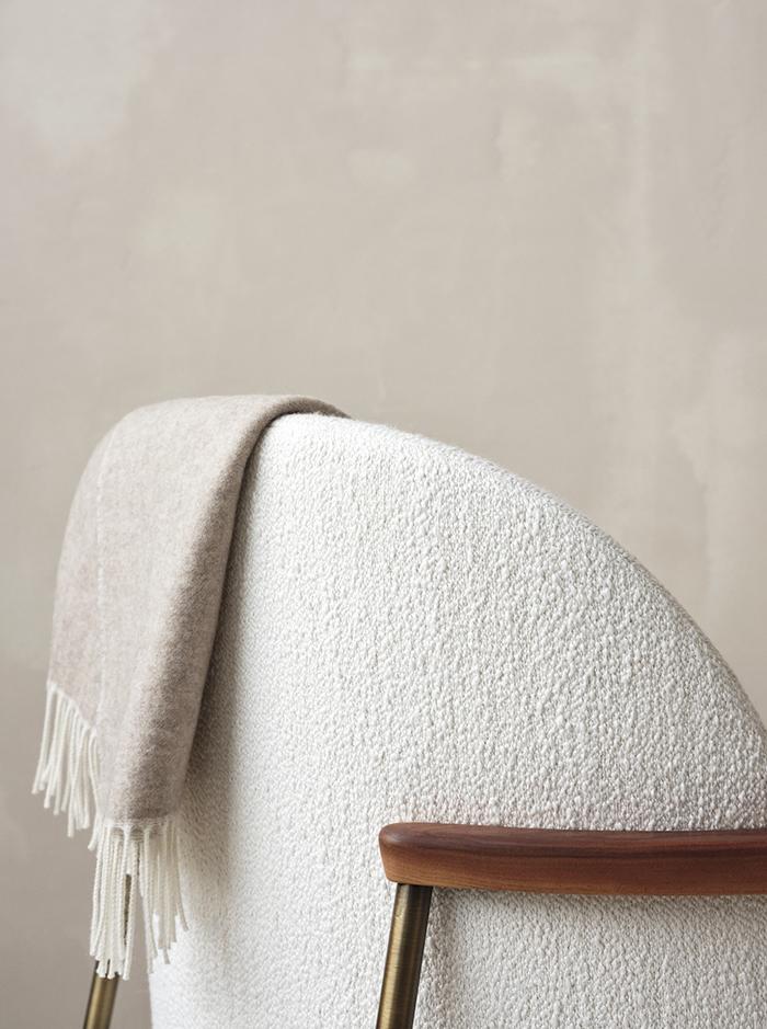 GUBI fauteuil avec accoudoirs SEJOUR LOUNGE CHAIR