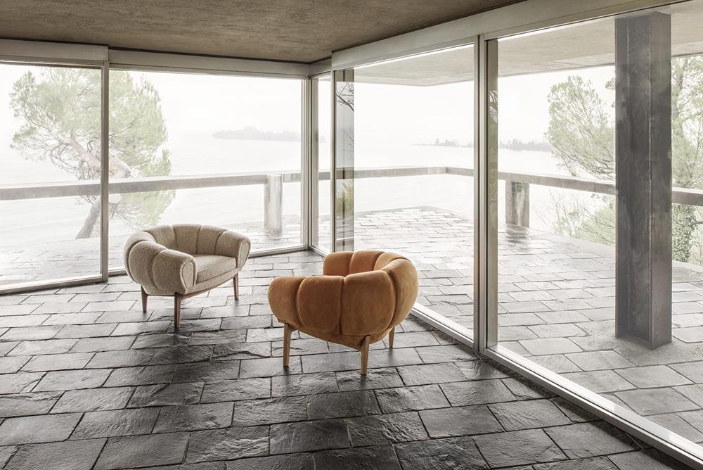 GUBI fauteuil CROISSANT en tissu