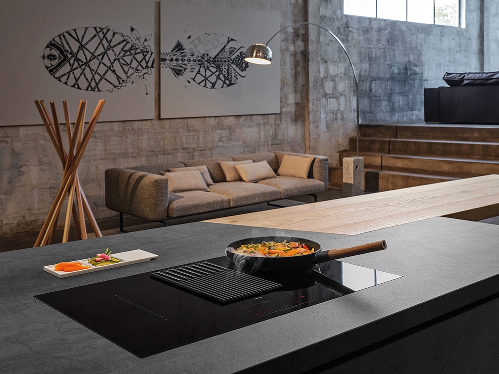 ELICA plaque à induction NIKOLATESLA LIBRA EVO avec hotte aspirante convertible en recyclage