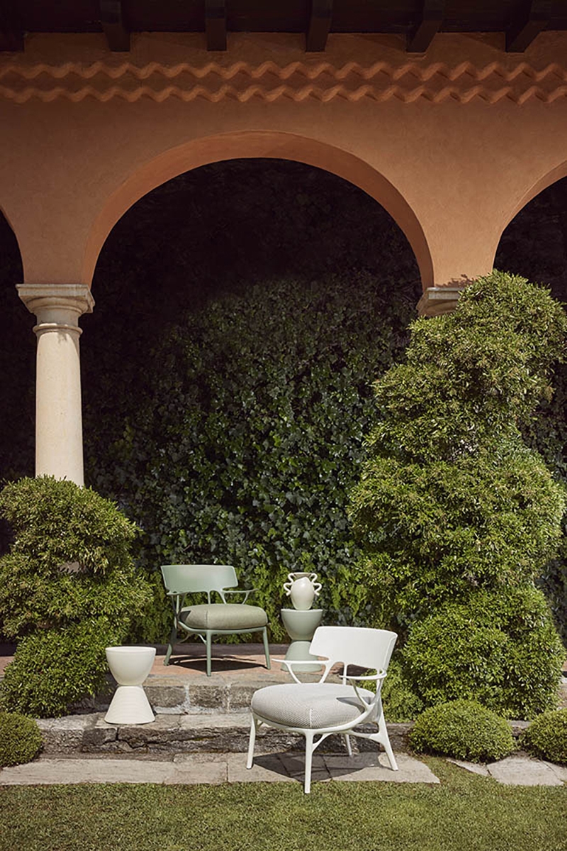 KARTELL outdoor armchair A.I. LOUNGE OUTDOOR