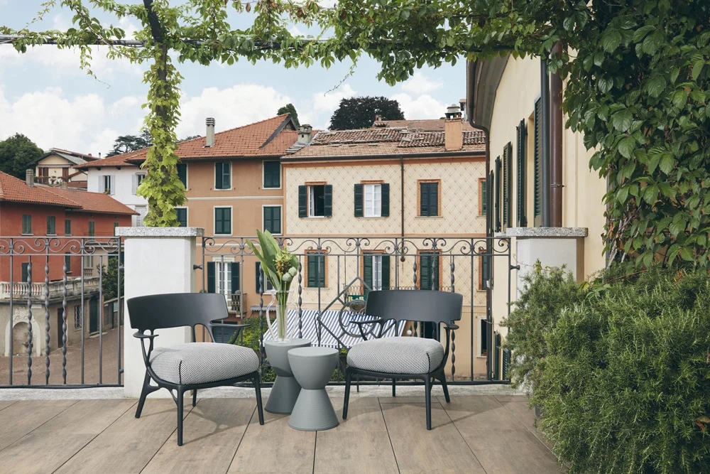 KARTELL outdoor armchair A.I. LOUNGE OUTDOOR