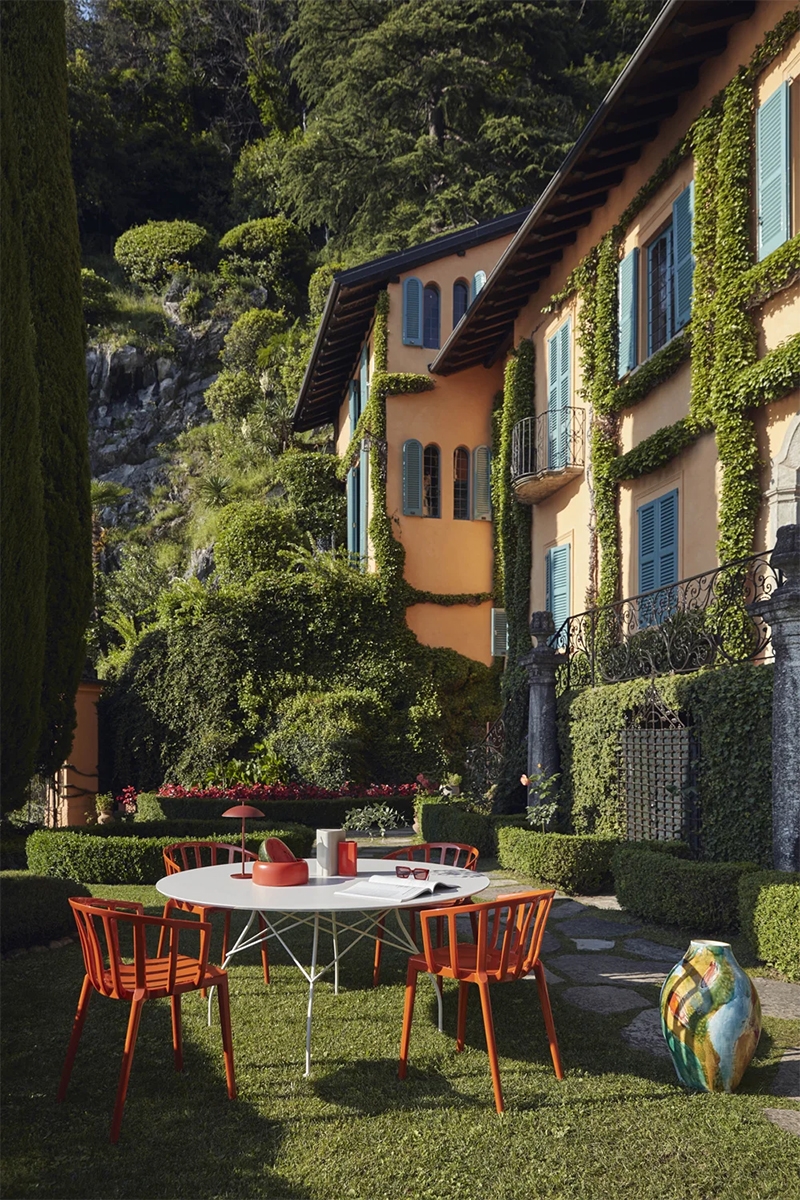 KARTELL table ronde pour l'extérieur GLOSSY XXL OUTDOOR Ø 150 cm