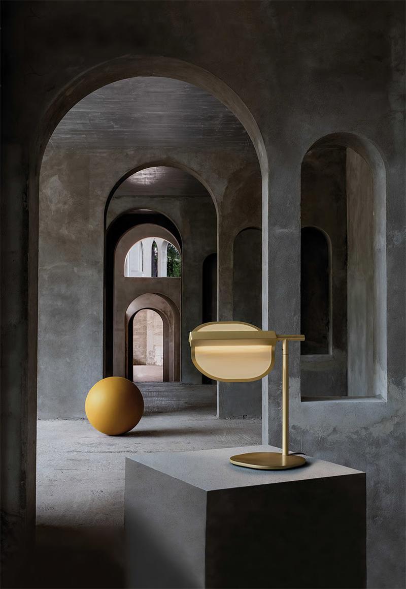 LZF LUZIFER lampe de table OMMA 1 LEAF 2700K, structure en or