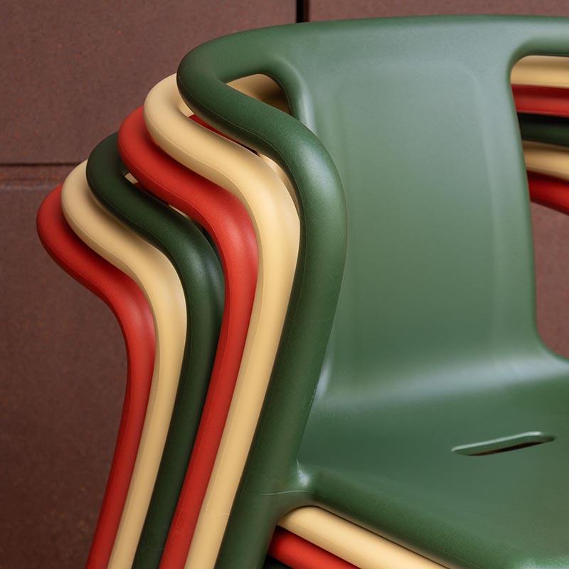 MAGIS set de 4 chaises avec armes AIR-ARMCHAIR