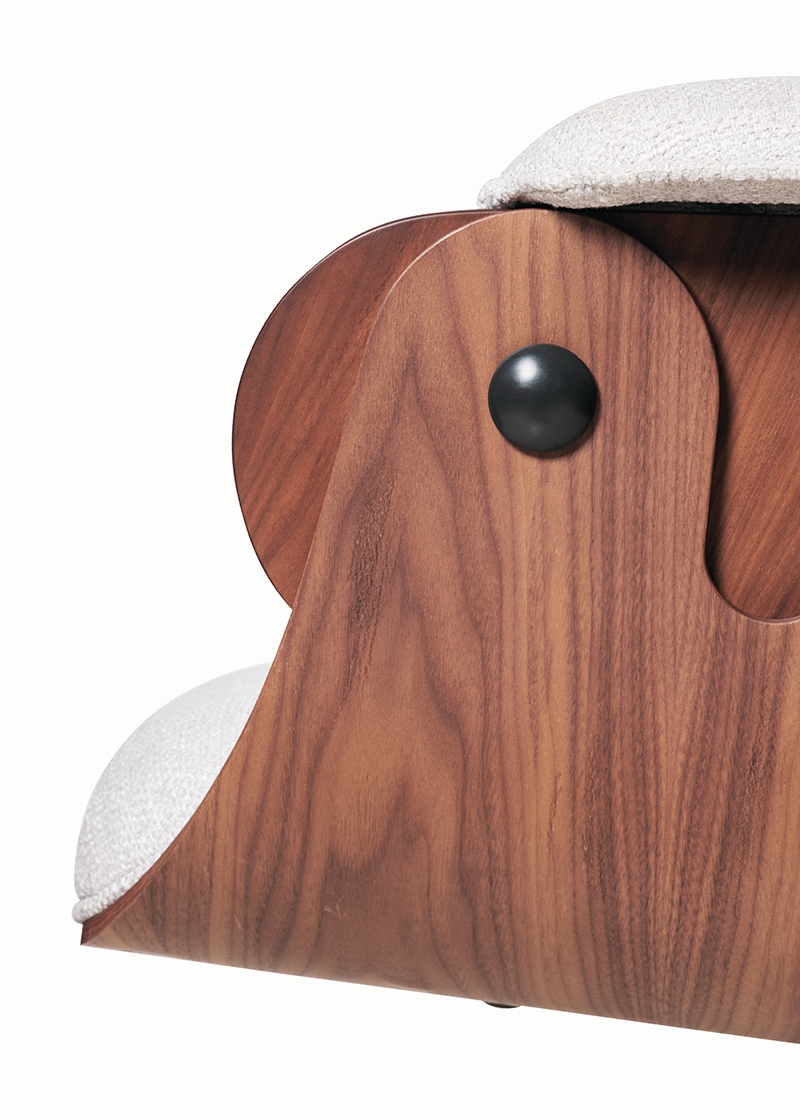 BD BARCELONA DESIGN armchair LOUNGER in walnut finish upholstered in light grey Gaudi fabric TG02