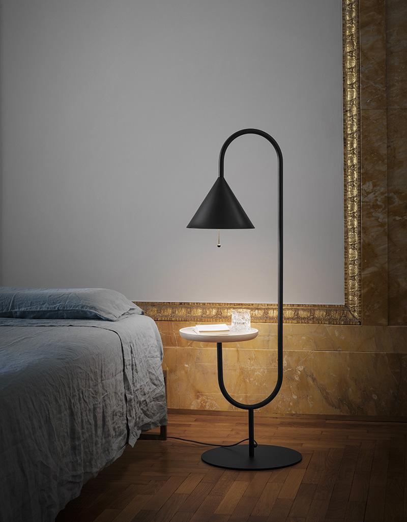 MINIFORMS lampadaire OZZ avec étagère